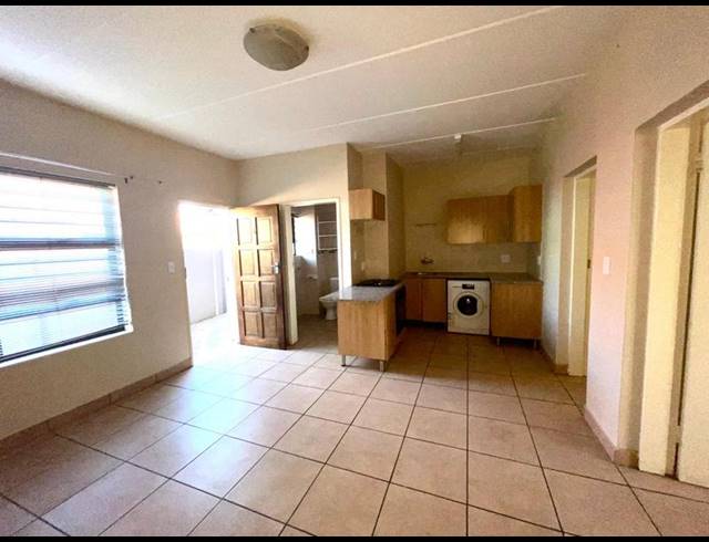 2 BEDROOM PROPERTY TO RENT IN BULT WEST